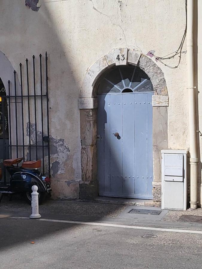 Studio Sur Le Port De 土伦 外观 照片