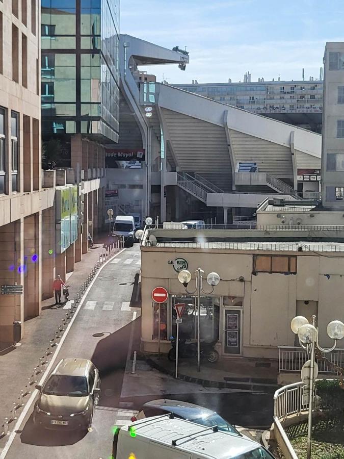 Studio Sur Le Port De 土伦 外观 照片